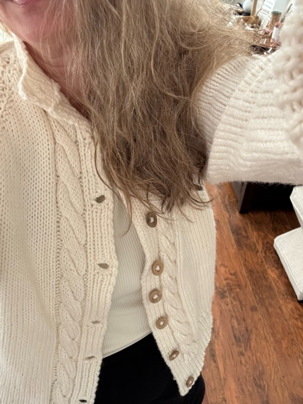 Vintage 1950’s hand knit Cable Knit Irish wool Cream Cardigan sweater size S - Picture 14 of 15